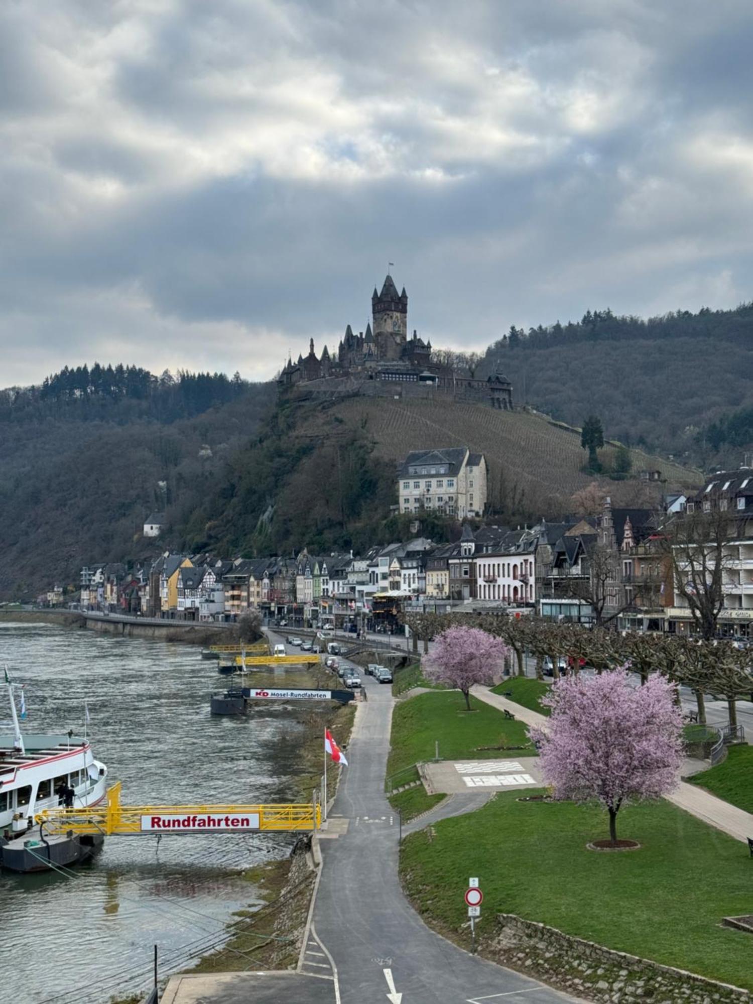 Holiday Apartment Mit Moselblick Im Moselhaus コッヘム エクステリア 写真